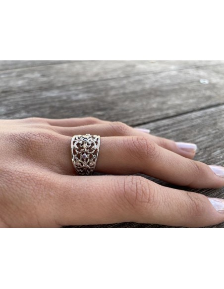 Anillo de Plata Calado de Hojas con Amatistas