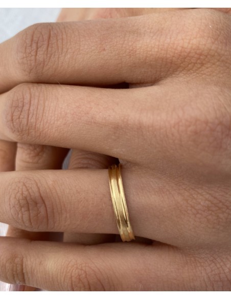 Alianza de Matrimonio con Relieve en Oro 18k