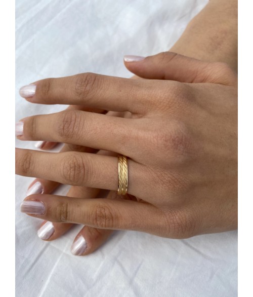 Alianza de Matrimonio Tallada en Oro 18k