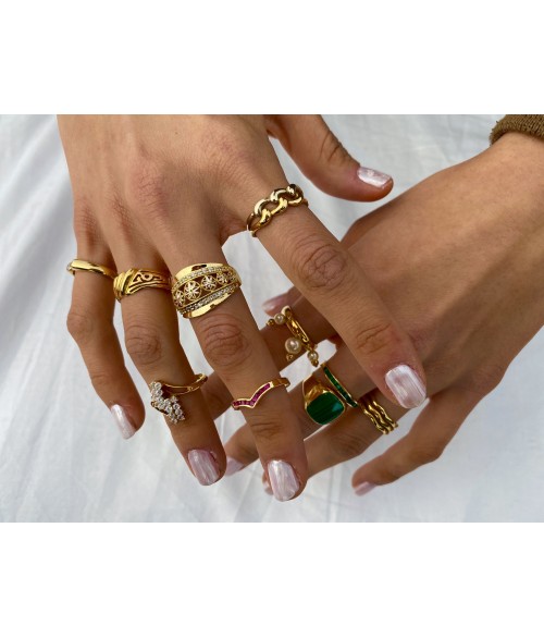 Anillo Flor Calado en Oro 18k