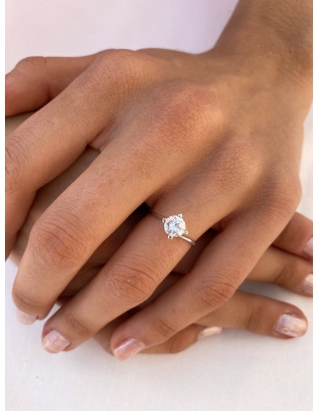 Anillo Solitario con Diamante Reginae en Oro Blanco 18k