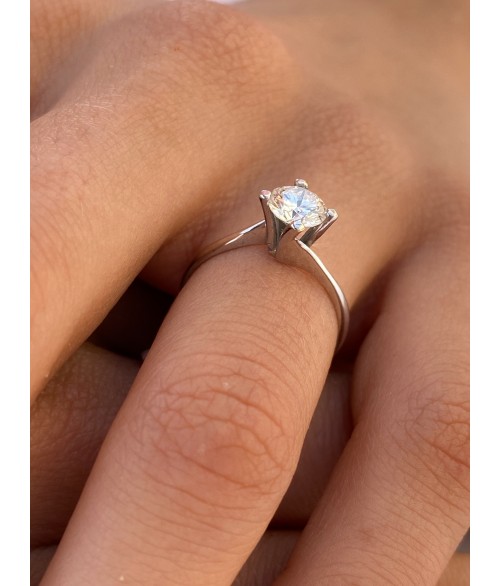 Anillo Solitario con Diamante Reginae...