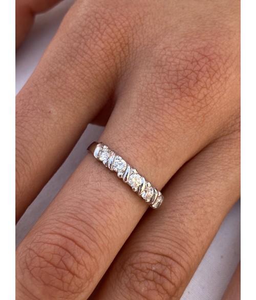 Anillo Cinquillo de Diamantes en Oro...