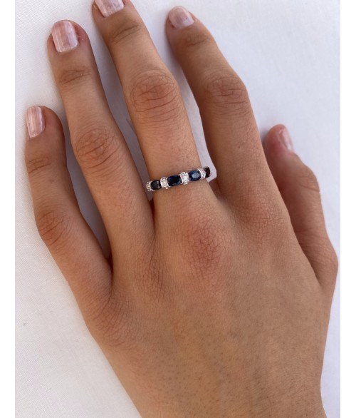 Anillo de Diamantes y Zafiros...