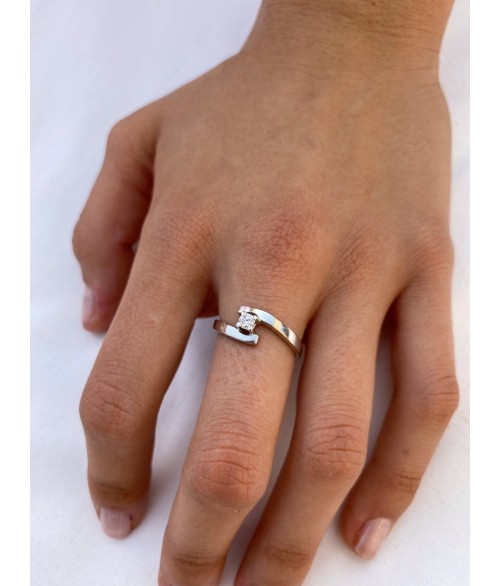 Anillo Solitario con Diamante Espiral...