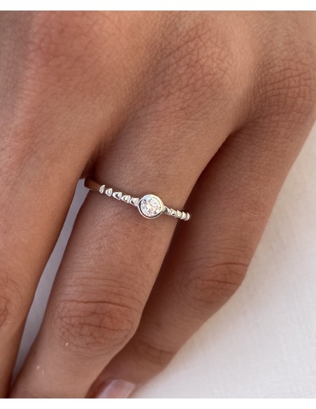Anillo Solitario con Diamante en Oro Blanco 18k