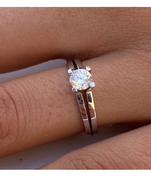 Anillo Solitario con Diamante Dos...