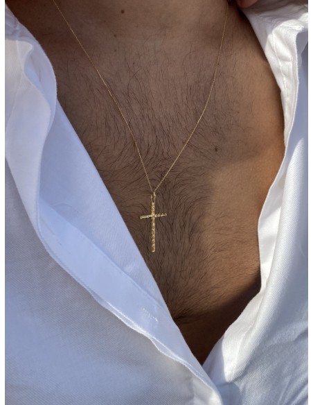 Cruz de Oro 18k Tallada