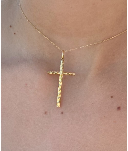 Cruz de Oro 18k Tallada