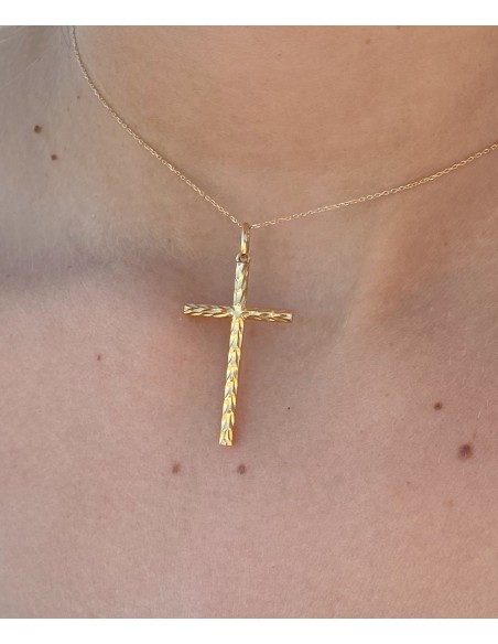Cruz de Oro 18k Tallada
