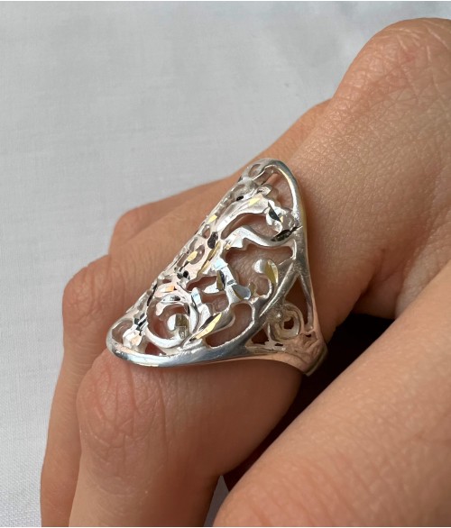 Anillo de Plata Calado con Hojas