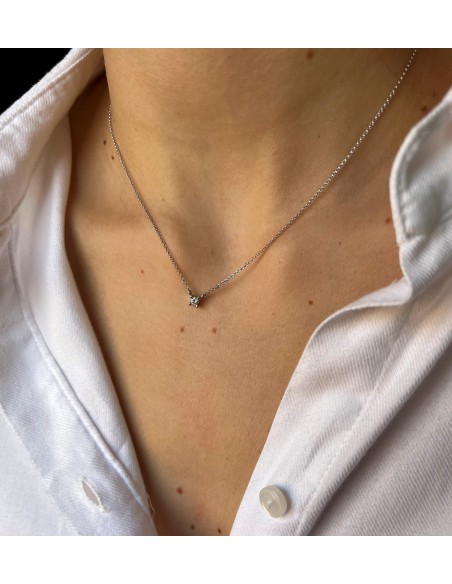 Colgante de Oro Blanco 18k con Diamante