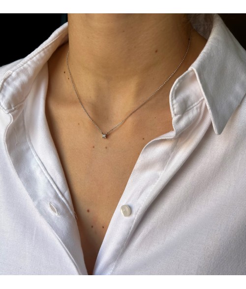 Colgante de Oro Blanco 18k con Diamante