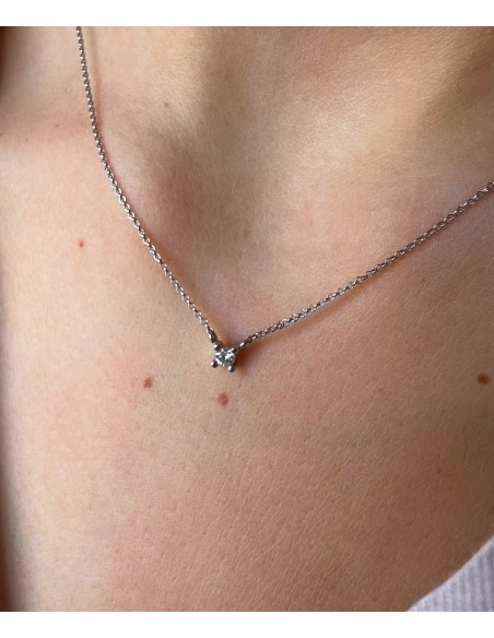 Colgante de Oro Blanco 18k con Diamante