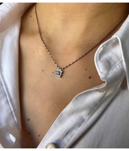 Colgante Cuadrado con Diamantes en...