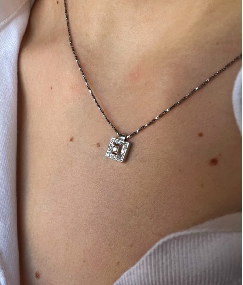 Colgante Cuadrado con Diamantes en...