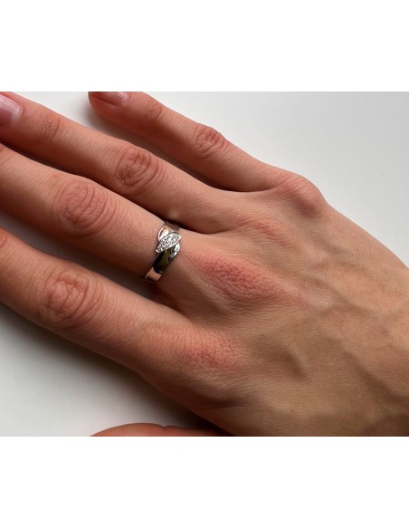 Anillo Lazo de Oro Blanco 18k con Diamantes