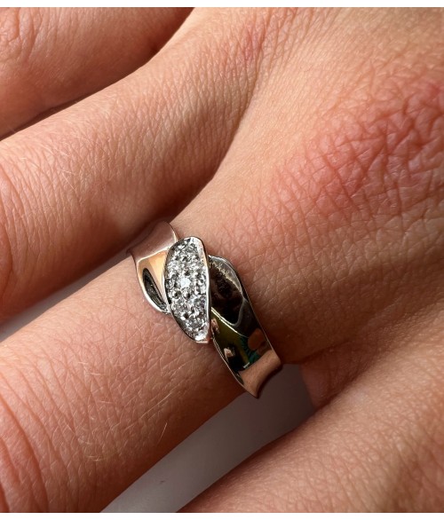 Anillo Lazo de Oro Blanco 18k con...