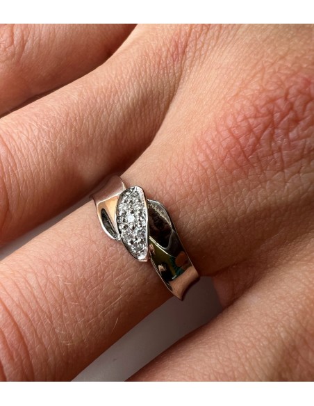 Anillo Lazo de Oro Blanco 18k con Diamantes