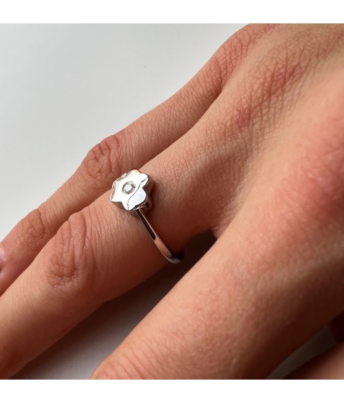 Anillo Flor con Diamante en Oro 18k