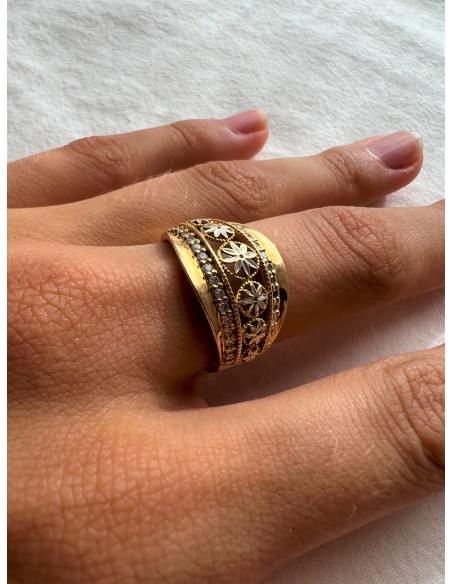 Anillo Flor Calado en Oro 18k