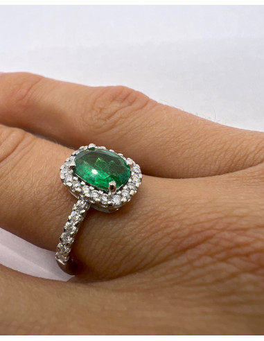 Anillo de Diamantes con Esmeralda Flor