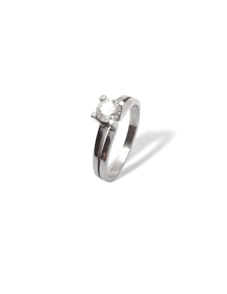 Anillo de Diamante Solitario con Doble Brazo en Oro Blanco 18k