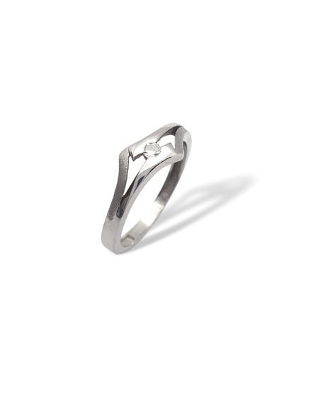 Anillo de Oro Blanco 18k con Diamante Solitario Rombo